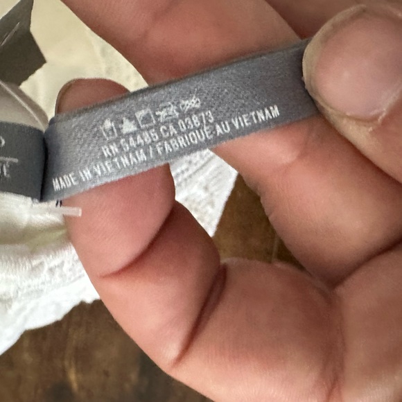 Closet clearout NWT White aerie triangle top size M lace cutout - Picture 5 of 8